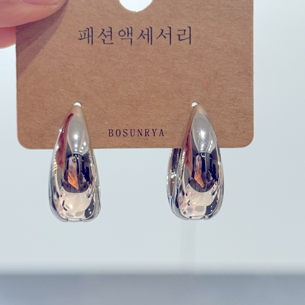 Silver Teardrop Earrings